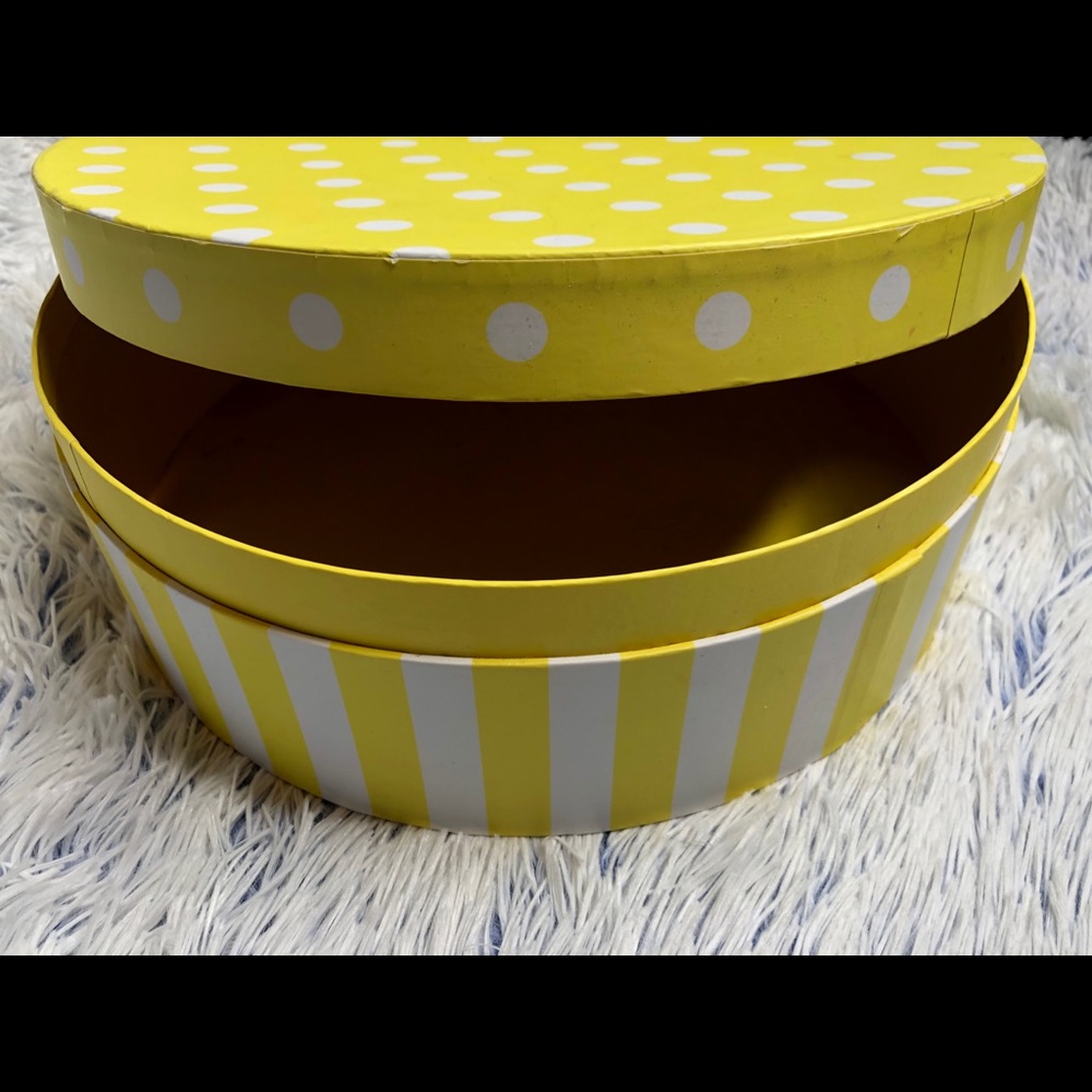 Decorative container